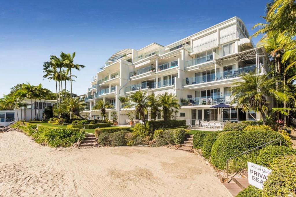 Noosa Quays Waterfront Accomodation Экстерьер фото